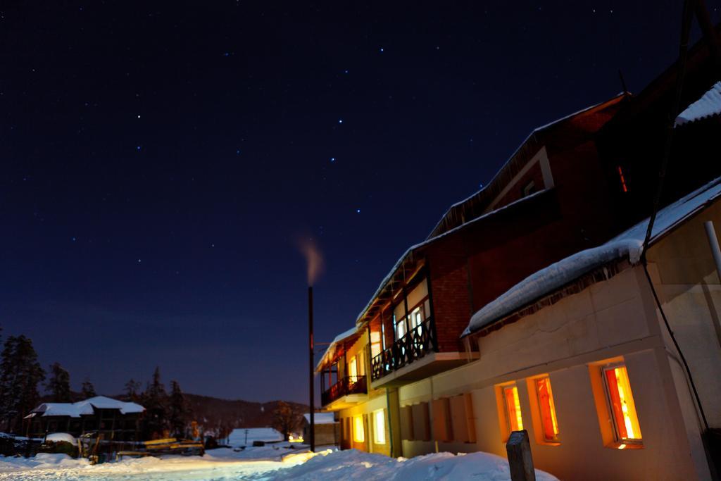 Hotel Apollon Bakoerjani Buitenkant foto