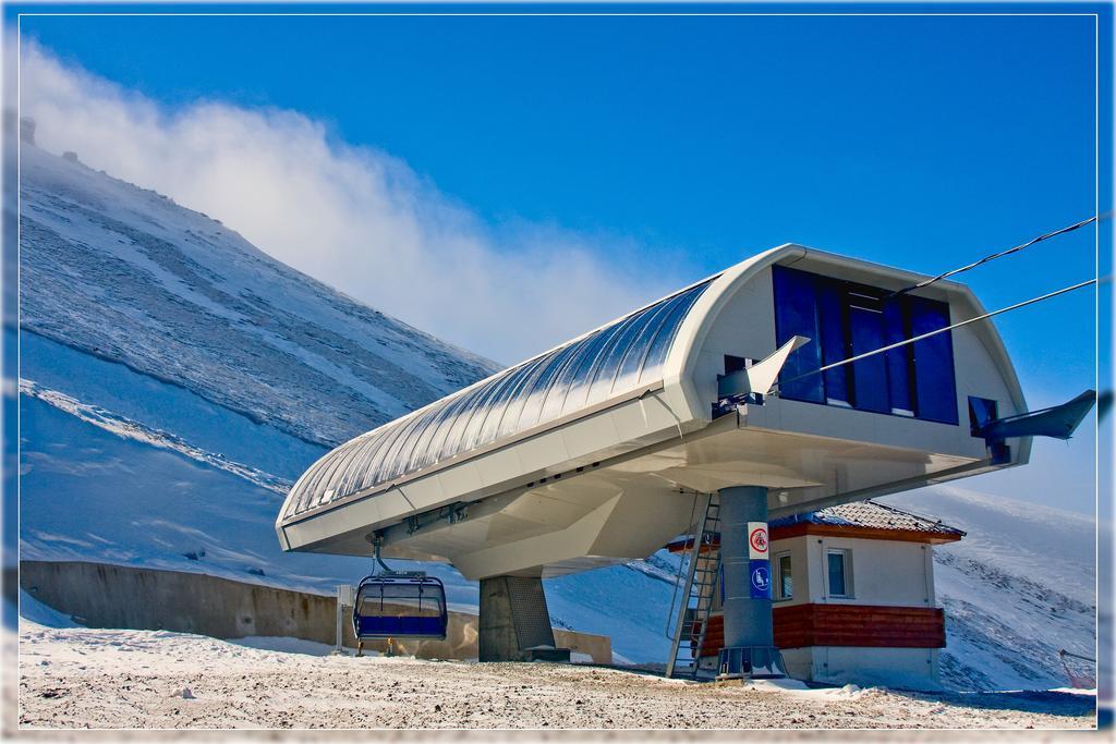 Hotel Apollon Bakoerjani Buitenkant foto