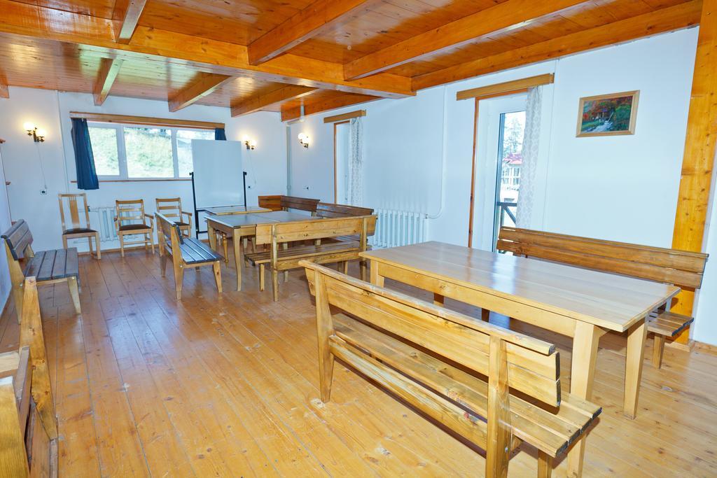 Hotel Apollon Bakoerjani Buitenkant foto