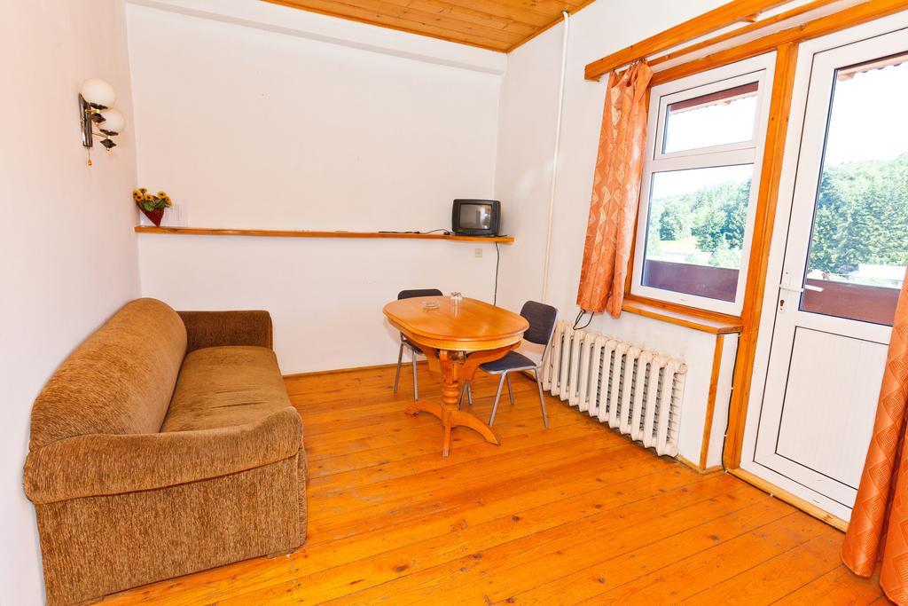 Hotel Apollon Bakoerjani Kamer foto